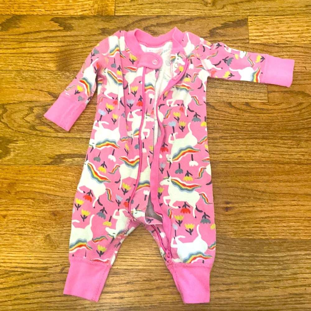 Hanna Andersson unicorn print zip up pajama in unicorn print 0-3 months